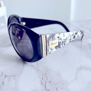 SOLD AUTHENTIC Vintage Gucci Floral Sunglasses- 2008 GG3079/S